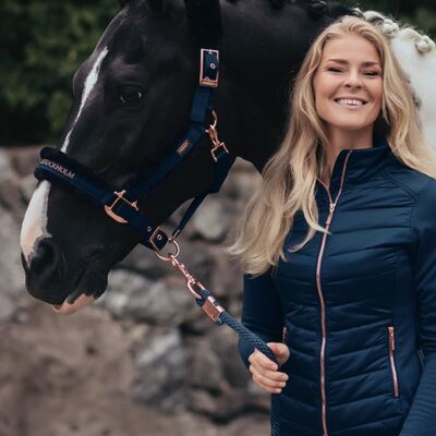 equestrian-stockholm-kotofek-vezetoszar-monaco-blue