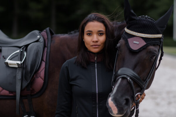 equestrian-stockholm-felso-mahogany-glimmer